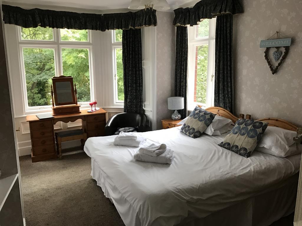 Bed and Breakfast The Grove Уитби Экстерьер фото