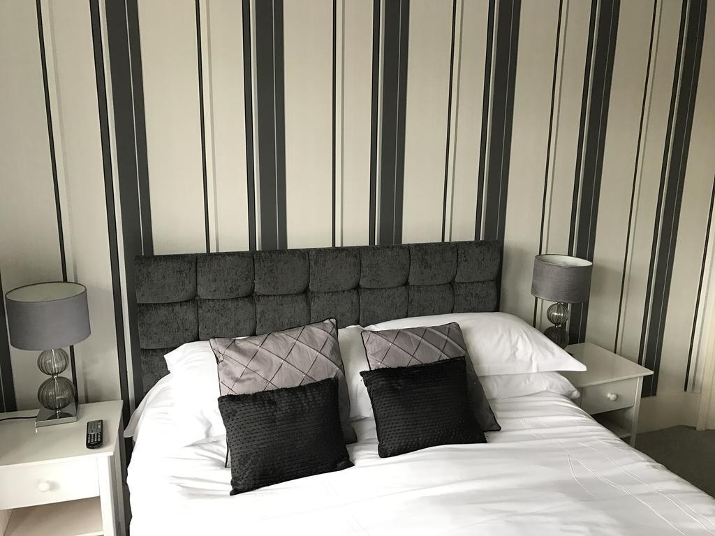 Bed and Breakfast The Grove Уитби Экстерьер фото
