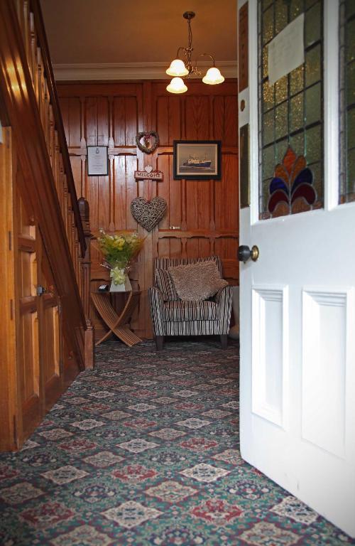 Bed and Breakfast The Grove Уитби Экстерьер фото