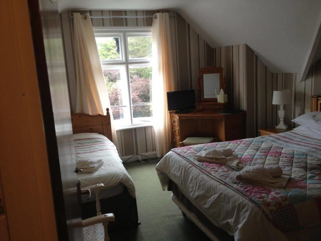 Bed and Breakfast The Grove Уитби Экстерьер фото