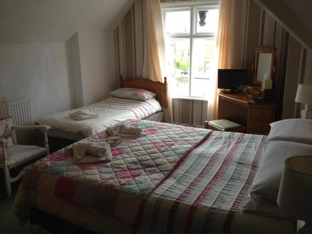 Bed and Breakfast The Grove Уитби Экстерьер фото