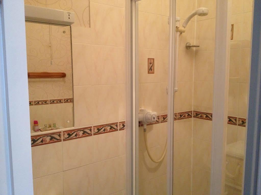 Bed and Breakfast The Grove Уитби Экстерьер фото