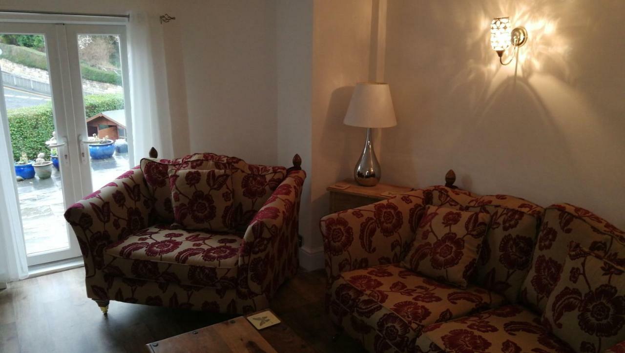 Bed and Breakfast The Grove Уитби Экстерьер фото