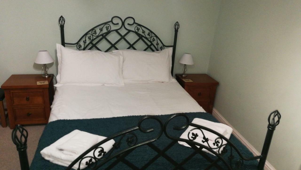 Bed and Breakfast The Grove Уитби Экстерьер фото